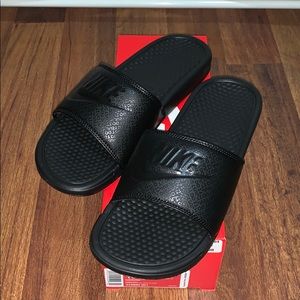 Black Nike Sandals